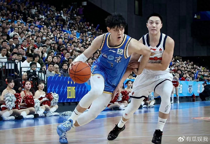 合砍65+19,广东双外援大爆发!杜锋有喜有忧,单靠外援走不远|广东队|北控|萨林杰|萨姆纳|广东男篮_新浪体育_新浪新闻